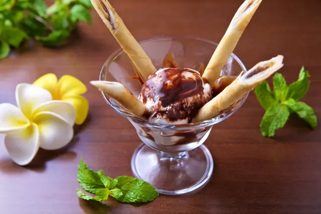 Date Flute Sticks With Vanilla Ice Cream